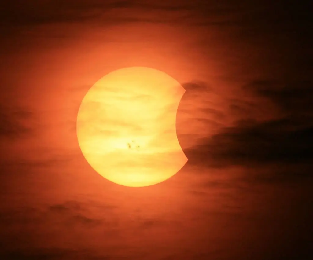 eclipse parcial | Oftalmoceuta - Centro de Ojos de Ceuta · Dr. Medín filename sep oftalmoceuta